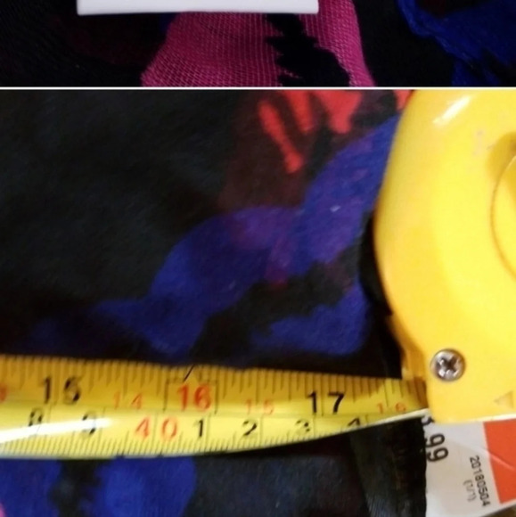 S.WA.K‎ lipstick lips scarf NWOT - Picture 4 of 6
